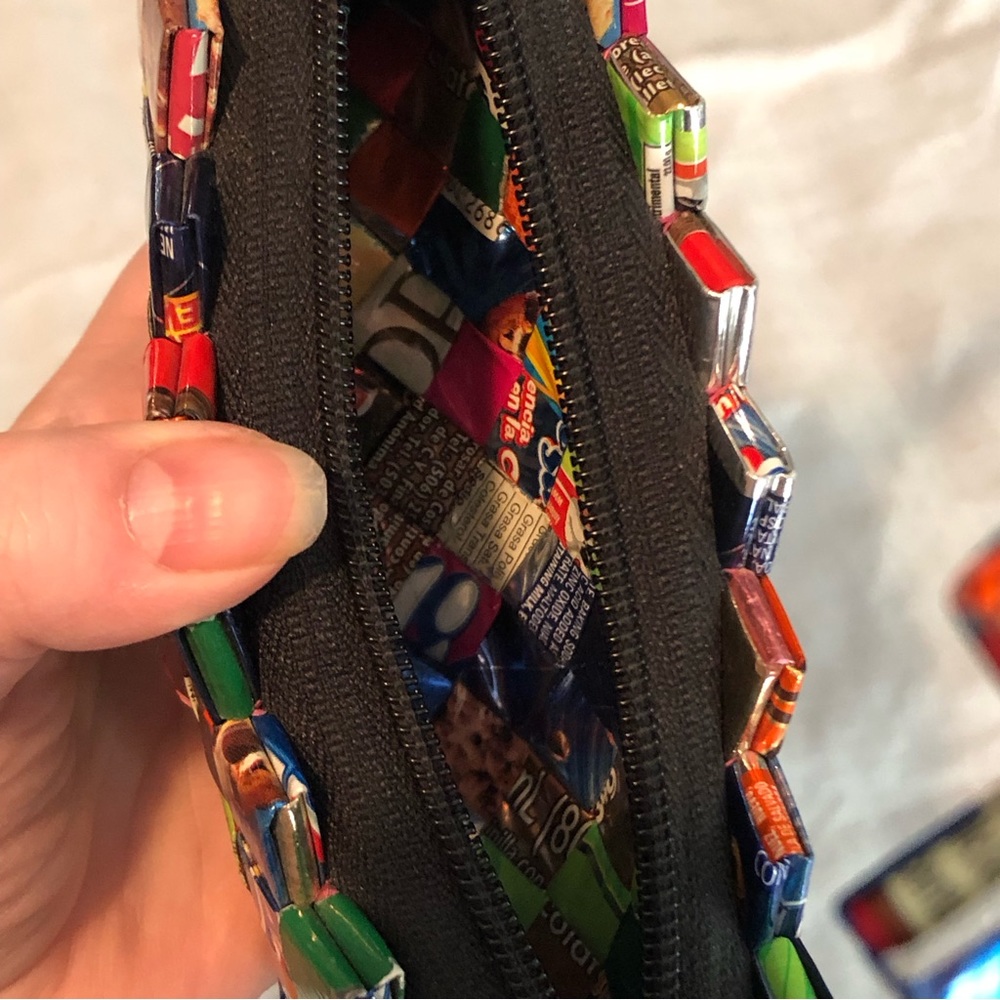 Snack Wrapper hand bag - Picture 6 of 6
